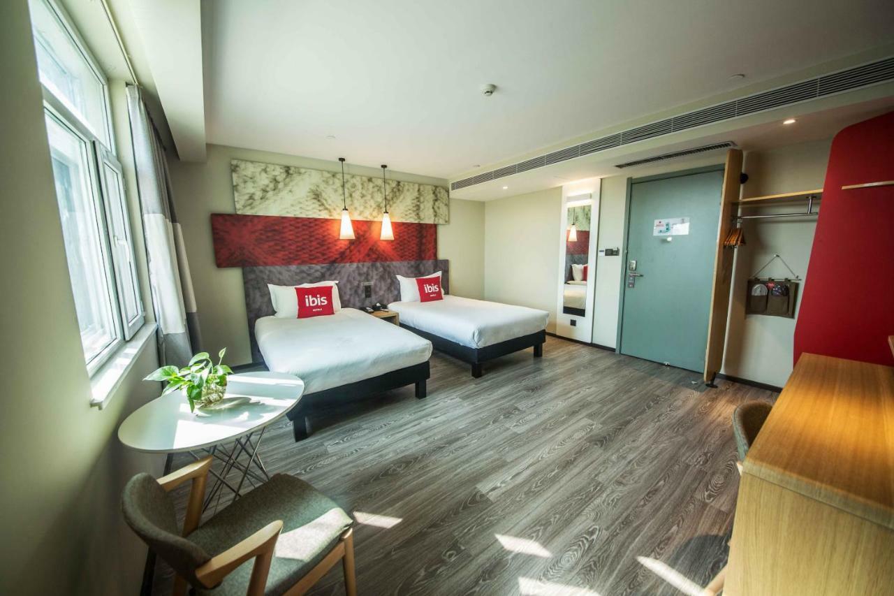 Ibis Urumqi Weixing Square Hotel Esterno foto